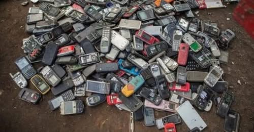 বাংলাদেশে নষ্ট মোবাইল ফোন সেট ফেরতের বিনিময়ে টাকা!!!